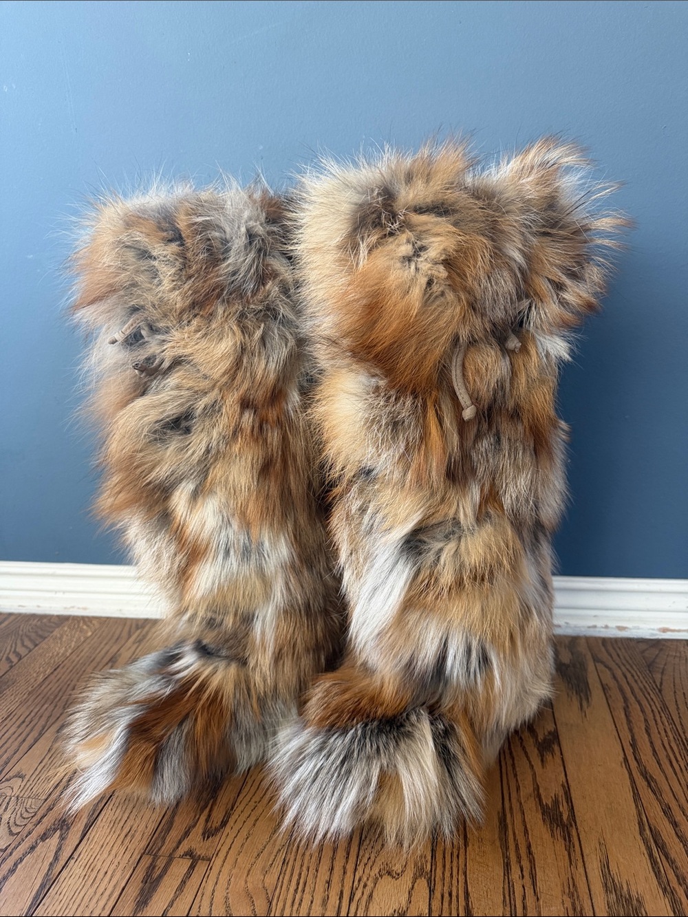 Pair Innsbrook Fox Fur Winter Boots - Size 39